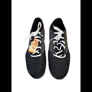 Nike Women's Gray & Black Performance Running Shoes - New With Tags